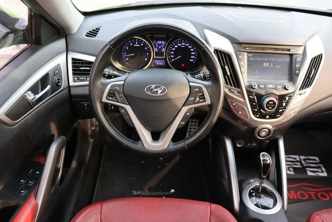 Подержанный Hyundai Veloster I, 1.6 л, 2015 в Дубае от Dresden Motors Зеленый цвет. GCC | AUTO.AE