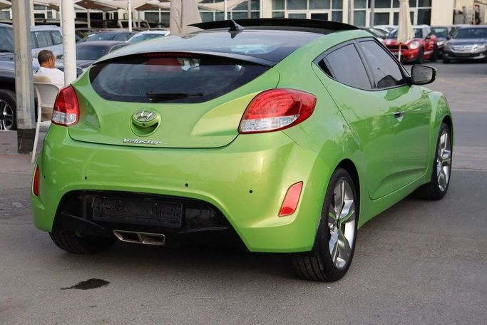 Подержанный Hyundai Veloster I, 1.6 л, 2015 в Дубае от Dresden Motors Зеленый цвет. GCC | AUTO.AE