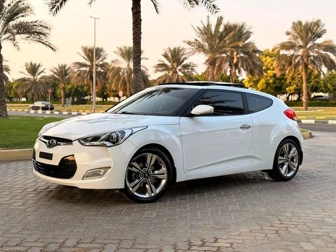 Подержанный Hyundai Veloster I Рестайлинг, 1.6 л, 2017 в Дубае от Al Qemah Used Cars Белый цвет. GCC | AUTO.AE