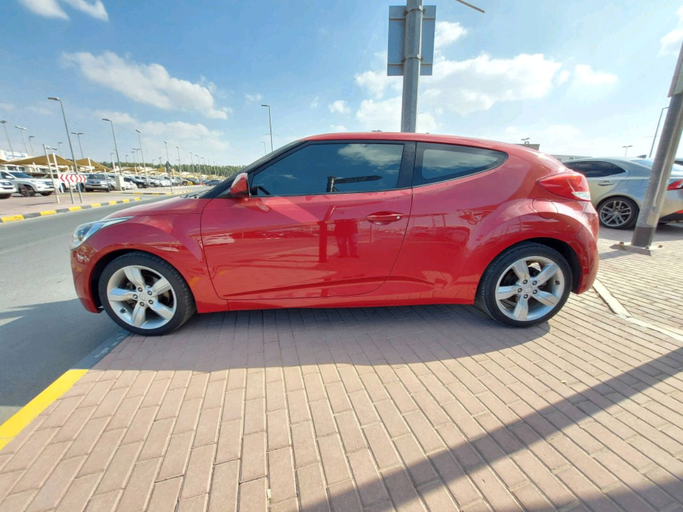 Подержанный Hyundai Veloster I, 1.6 л, 2013 в Дубае от Abdo Al Muthanna Used Cars Красный цвет. GCC | AUTO.AE