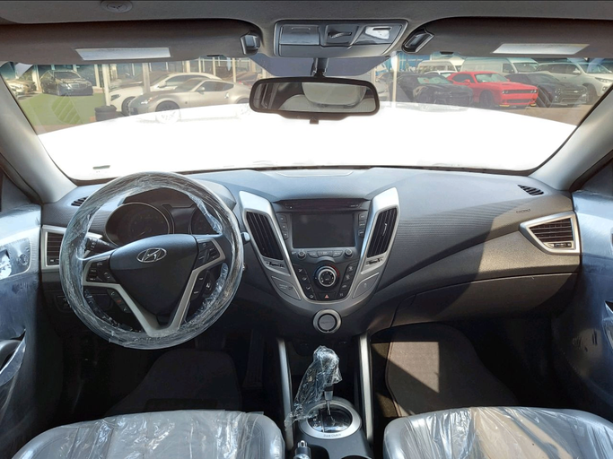 Подержанный Hyundai Veloster I, 1.6 л, 2013 в Дубае от Abdo Al Muthanna Used Cars Красный цвет. GCC | AUTO.AE