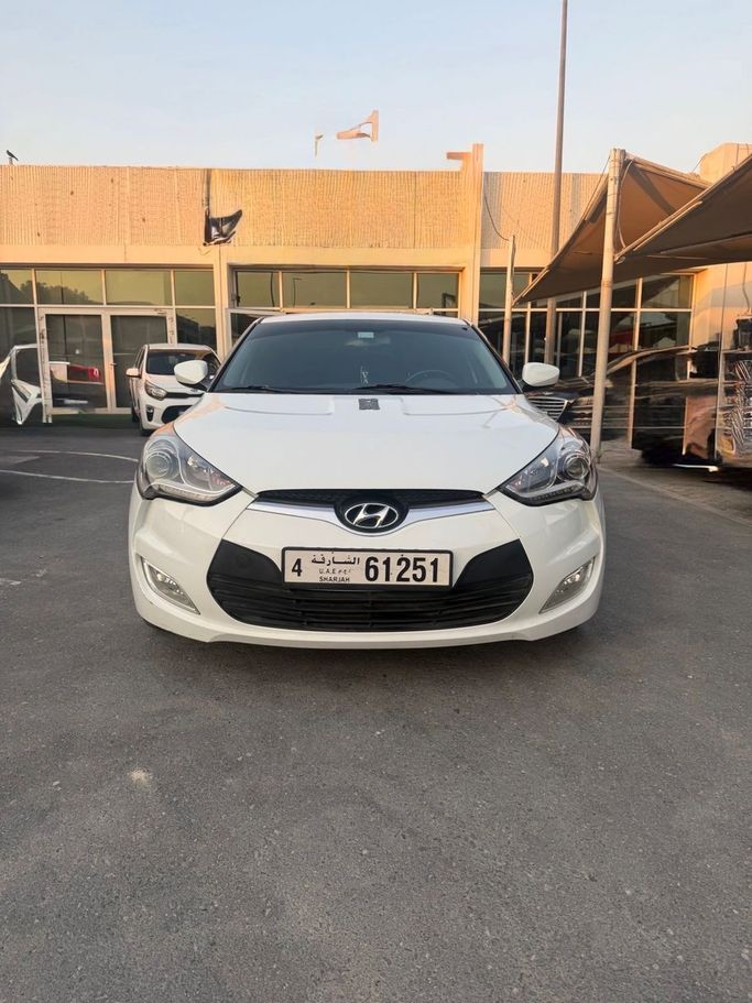 مستعملة Hyundai Veloster I, 1.6 l, 2014 في في دبي، اللون أبيض. المواصفات الأمريكية | AUTO.AE | إعلان #261007