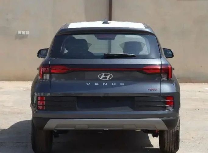 Новый Hyundai Venue I (Indian Market) Рестайлинг, 1.0 л, 2024 в Дубае от Mohamed Hakim Motors Черный цвет. Other | AUTO.AE