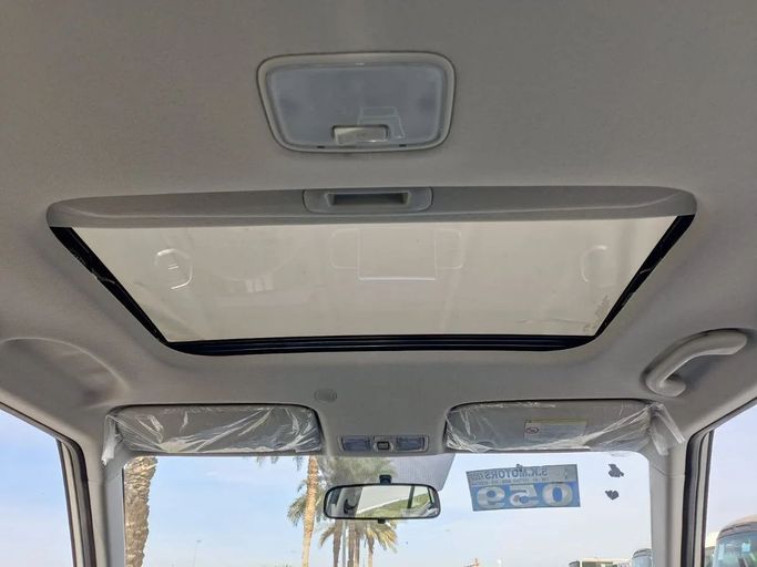 Новый Hyundai Venue I (Indian Market) Рестайлинг, 1.0 л, 2023 в Дубае от SK Motors Белый цвет. GCC | AUTO.AE