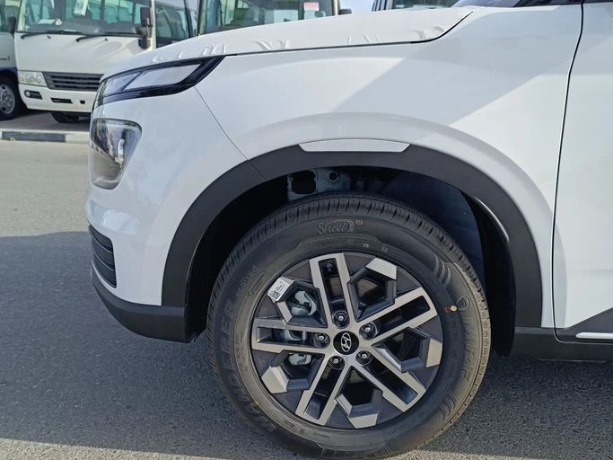 Новый Hyundai Venue I (Indian Market) Рестайлинг, 1.0 л, 2023 в Дубае от SK Motors Белый цвет. GCC | AUTO.AE