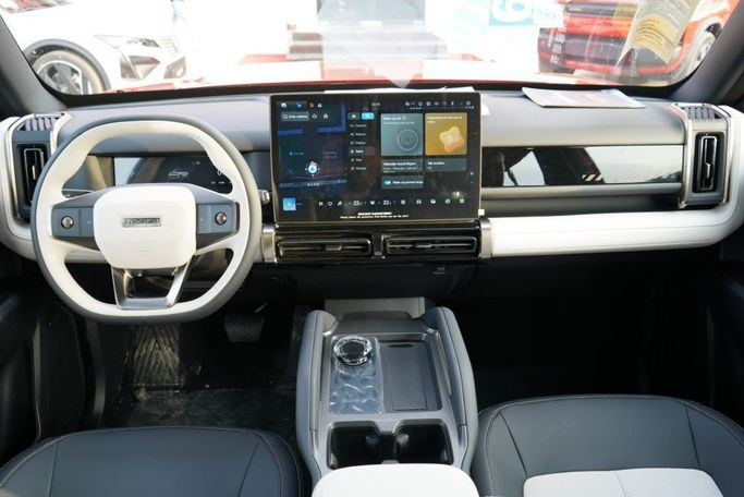 Новый iCar 03, 2025 в Дубае от TRADEX FRANCE MOTORS Серебристый цвет. Other | AUTO.AE