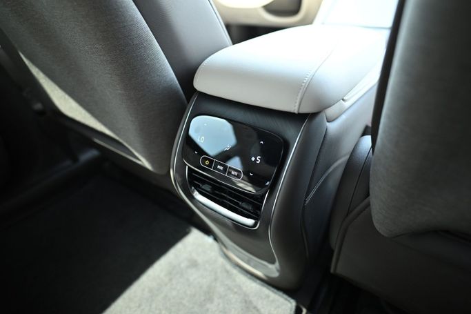 New IM Motors (Zhiji) LS7, 2025 in Dubai by MENAMOTORS, White color. Chinese Specs | AUTO.AE