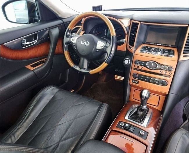 Used Infiniti FX II (S51), 3.5 l, 2011 in Dubai by Gulf Motors, Black color. Japanese Specs | AUTO.AE