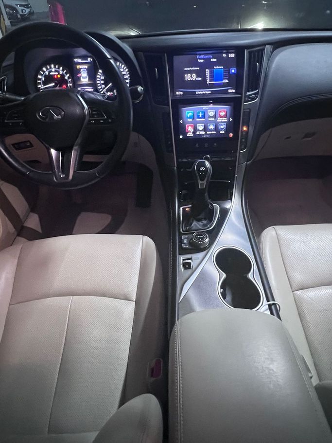 Подержанный Infiniti Q50 I Рестайлинг, 2.0 л, 2018 в Дубае Черный цвет. GCC | AUTO.AE