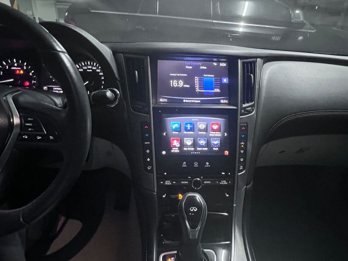 Подержанный Infiniti Q50 I Рестайлинг, 2.0 л, 2018 в Дубае Черный цвет. GCC | AUTO.AE