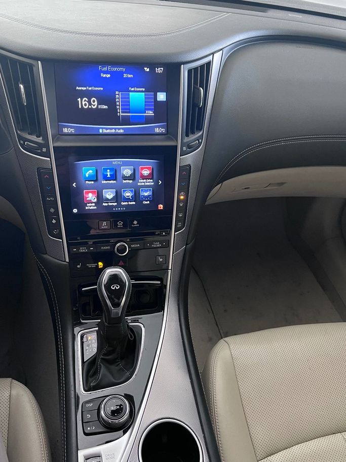 Подержанный Infiniti Q50 I Рестайлинг, 2.0 л, 2018 в Дубае Черный цвет. GCC | AUTO.AE