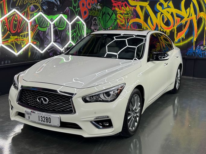 Used Infiniti Q50 I Facelift, 3.0 l, 2021 in Dubai, White color. GCC Specs | AUTO.AE