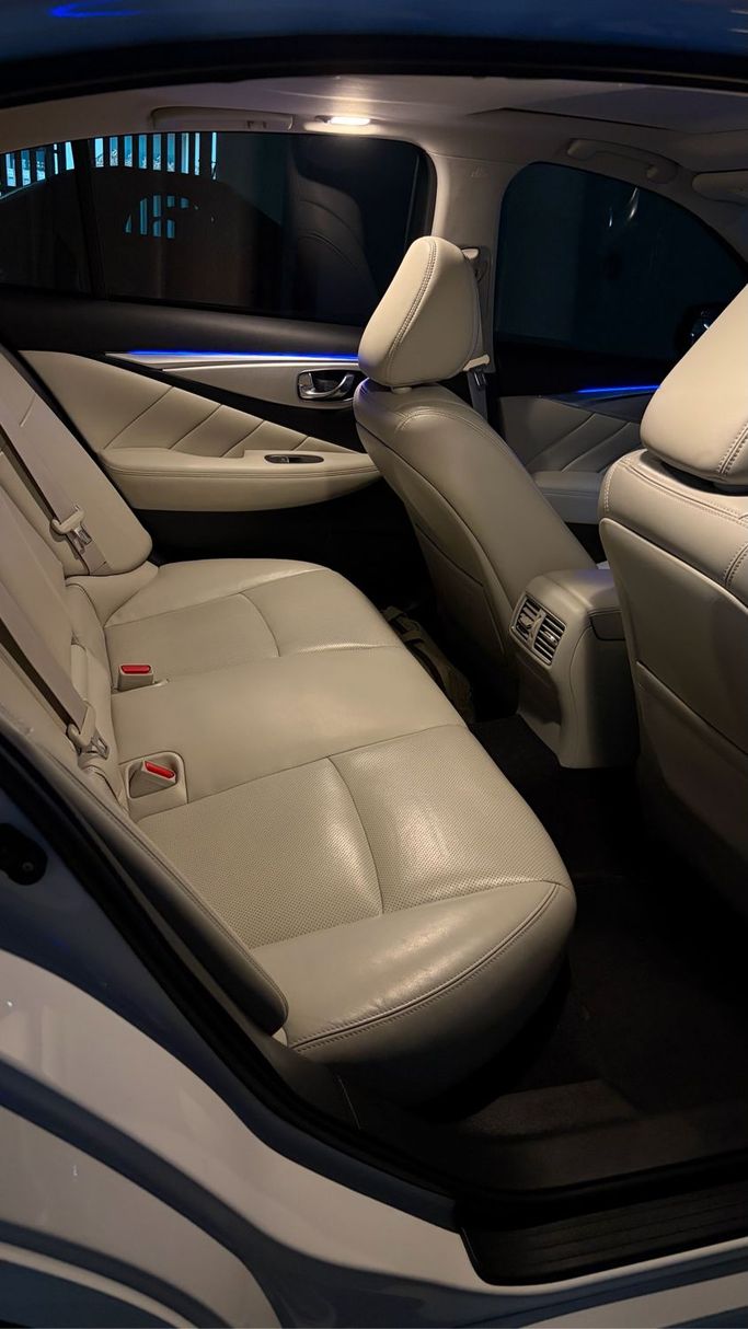 Used Infiniti Q50 I Facelift, 3.0 l, 2021 in Dubai, White color. GCC Specs | AUTO.AE