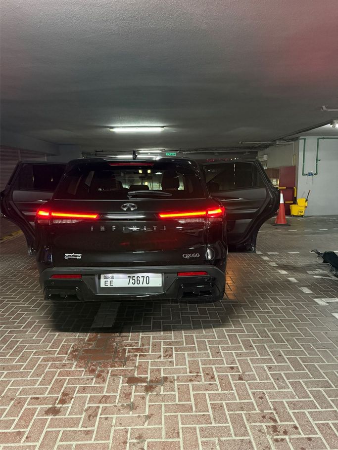 Used Infiniti QX60 II, 3.5 l, 2024 in Dubai, Black color. American Specs | AUTO.AE