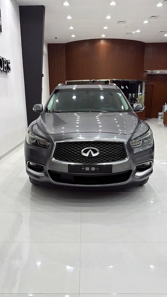 Used Infiniti QX60 I, 2.5 l, 2016 in Dubai by F1 Motors, Grey color. GCC Specs | AUTO.AE