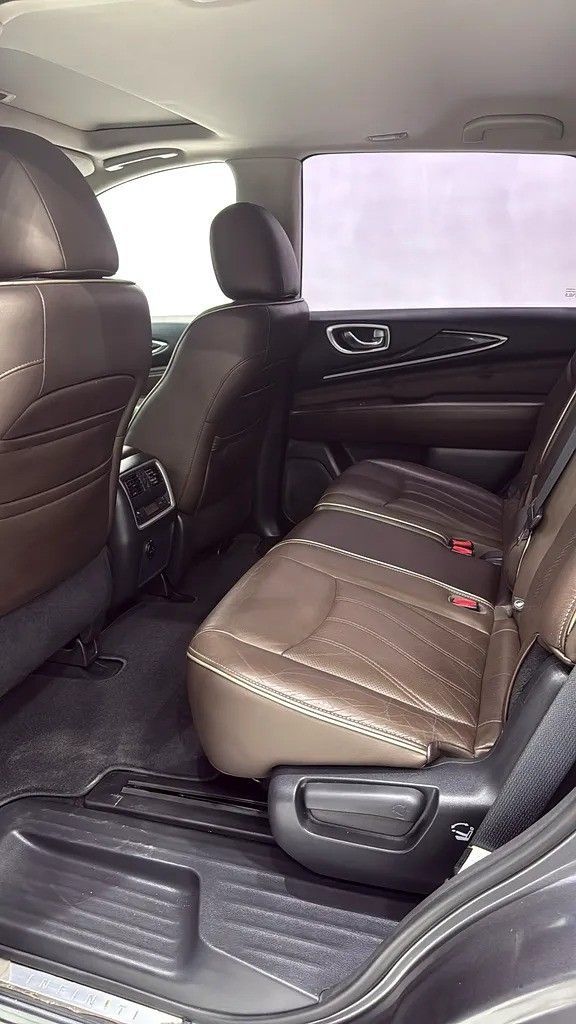 Used Infiniti QX60 I, 2.5 l, 2016 in Dubai by F1 Motors, Grey color. GCC Specs | AUTO.AE