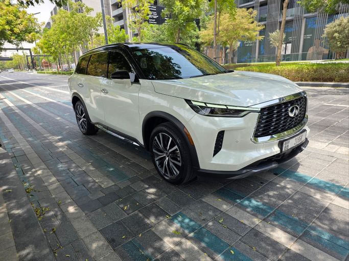 مستعملة Infiniti QX60 ثانياً, 3.5 l, 2024 في في الإمارات, دبي، اللون أبيض. مواصفات الخليج | AUTO.AE | إعلان #274311