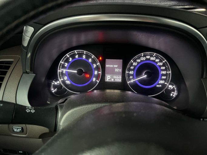 Подержанный Infiniti QX70, 3.7 л, 2019 в Дубае Коричневый цвет. GCC | AUTO.AE