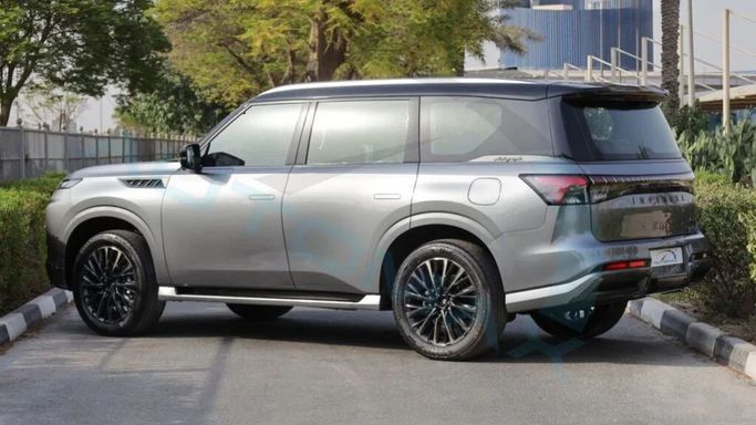 Новый Infiniti QX80 II, 3.5 л, 2025 в Дубае от Auto Max Group Серебристый цвет. GCC | AUTO.AE
