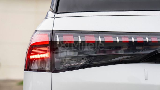 Новый Infiniti QX80 II, 3.5 л, 2025 в Дубае от Milele Белый цвет. Other | AUTO.AE