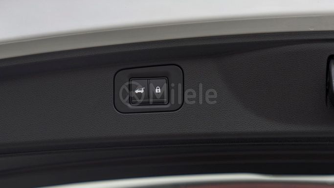 Новый Infiniti QX80 II, 3.5 л, 2025 в Дубае от Milele Белый цвет. Other | AUTO.AE