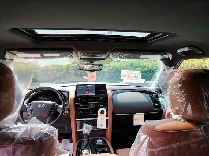 Новый Infiniti QX80 I Рестайлинг 3, 5.6 л, 2023 в Дубае от Great West East Auto Белый цвет. Американская | AUTO.AE