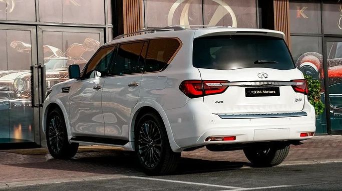 Подержанный Infiniti QX80 I Рестайлинг 3, 5.6 л, 2022 в Дубае от 8 Ba Motors Белый цвет. Канадская | AUTO.AE
