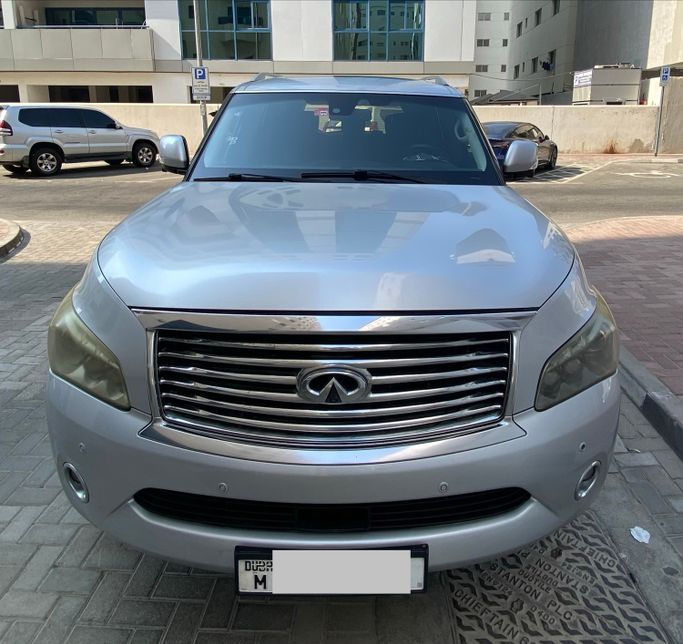 Подержанный Infiniti QX80 I (Z62), 5.6 л, 2014 в ОАЭ, Дубай Серебристый цвет. GCC | AUTO.AE | Объявление #283394
