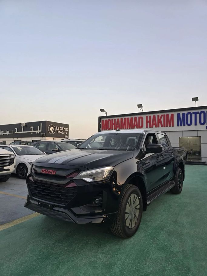 Новый Isuzu D-Max III, 3.0 л, 2025 в Дубае от Mohamed Hakim Motors Черный цвет. GCC | AUTO.AE