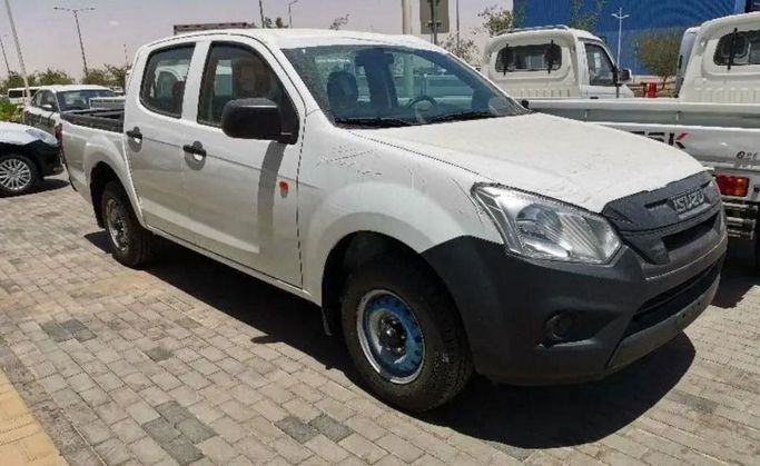Новый Isuzu D-Max III, 2.5 л, 2024 в Дубае от Mohamed Hakim Motors Белый цвет. GCC | AUTO.AE