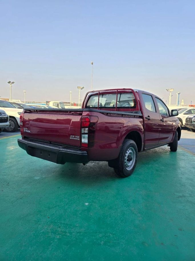Новый Isuzu D-Max III, 2.5 л, 2024 в Дубае от Mohamed Hakim Motors Белый цвет. GCC | AUTO.AE