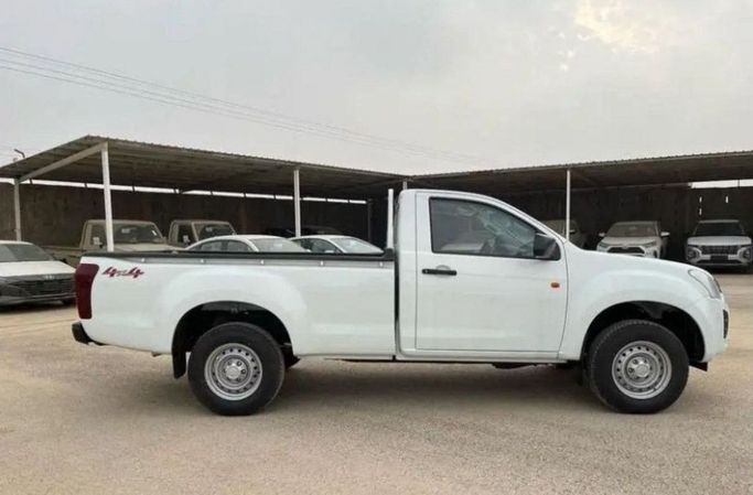 New Isuzu D-Max III, 2.5 l, 2024 in Dubai by Mohamed Hakim Motors, White color. GCC Specs | AUTO.AE