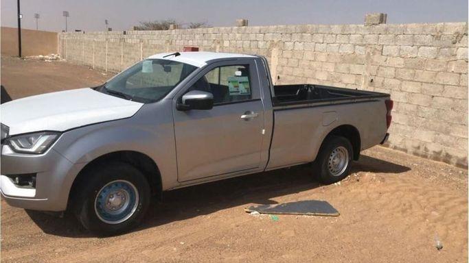 Новый Isuzu D-Max III, 2.5 л, 2025 в Дубае от Mohamed Hakim Motors Серебристый цвет. GCC | AUTO.AE