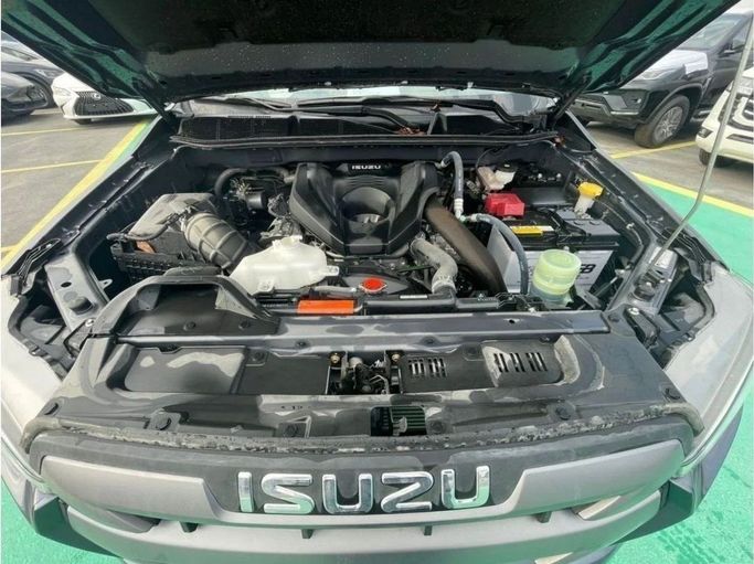 Новый Isuzu D-Max III, 3.0 л, 2025 в Дубае от Mohamed Hakim Motors Синий цвет. Other | AUTO.AE