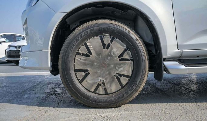 New Isuzu D-Max III, 3.0 l, 2025 in Dubai by F7 Motors, White color. GCC Specs | AUTO.AE