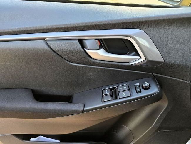 Новый Isuzu D-Max III, 1.9 л, 2025 в Дубае от Soltan Auto Серебристый цвет. Other | AUTO.AE