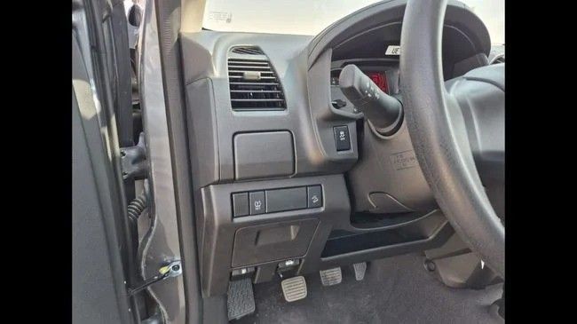 Новый Isuzu D-Max III, 1.9 л, 2025 в Дубае от World Center Motors FZE Серый цвет. GCC | AUTO.AE