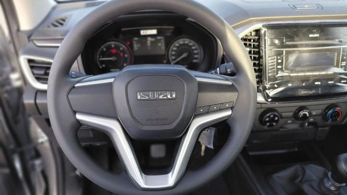 Новый Isuzu D-Max III, 1.9 л, 2026 в Дубае от World Center Motors FZE Серебристый цвет. Other | AUTO.AE