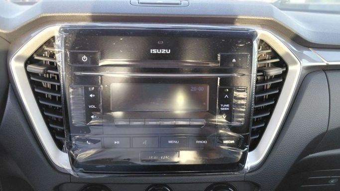 Новый Isuzu D-Max III, 1.9 л, 2026 в Дубае от World Center Motors FZE Серебристый цвет. Other | AUTO.AE