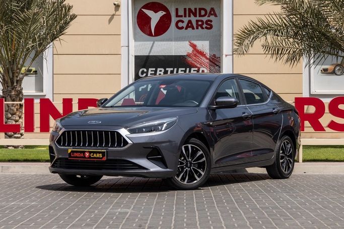 Подержанный JAC J7 I, 1.5 л, 2023 в Дубае от Linda Cars Серый цвет. GCC | AUTO.AE