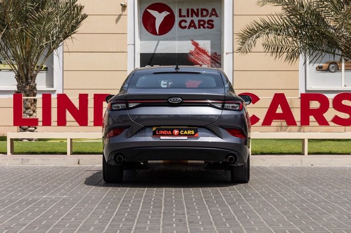 Подержанный JAC J7 I, 1.5 л, 2023 в Дубае от Linda Cars Серый цвет. GCC | AUTO.AE