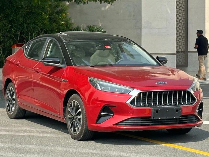 مستعملة JAC J7 I, 1.5 l, 2023 في في دبي من KARGAL USED CARS، اللون أحمر. مواصفات الخليج | AUTO.AE