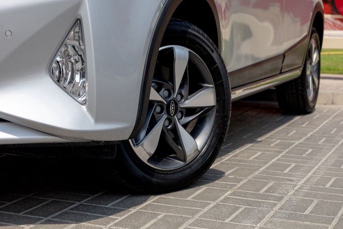 Подержанный JAC S3 I, 1.5 л, 2023 в Дубае от Linda Cars Серебристый цвет. GCC | AUTO.AE