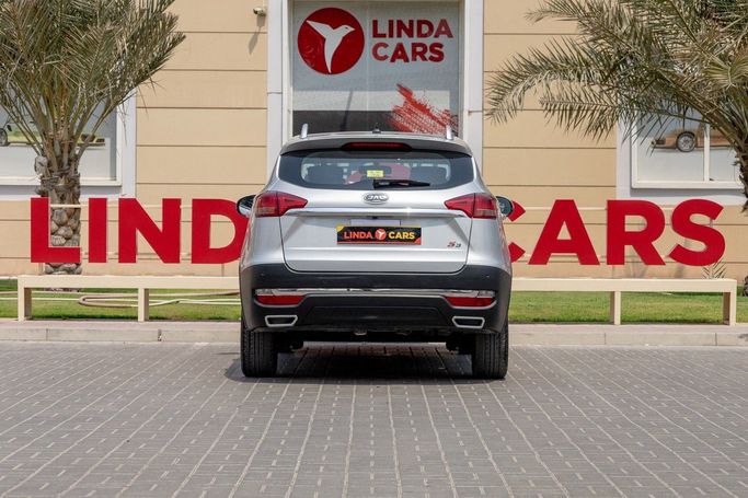 Подержанный JAC S3 I, 1.5 л, 2023 в Дубае от Linda Cars Серебристый цвет. GCC | AUTO.AE