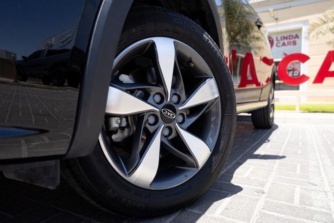 Used JAC S3 I Facelift, 1.5 l, 2023 in Dubai by Linda Cars, Black color. GCC Specs | AUTO.AE