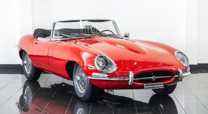 Подержанный Jaguar E-type Series 1, 4.2 л, 1967 в Дубае от Tomini Cars Красный цвет.  | AUTO.AE