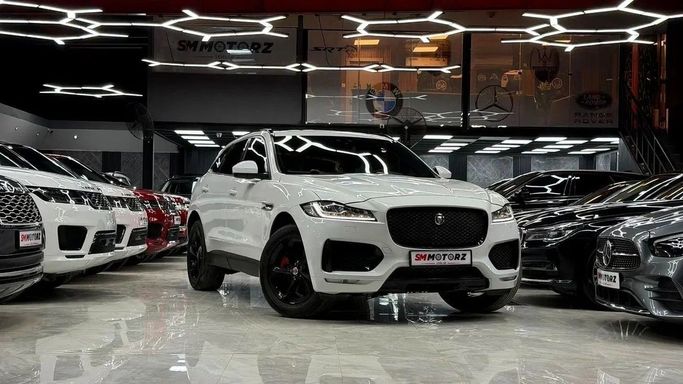 مستعملة Jaguar F-Pace I, 3.0 l, 2017 في في دبي من SM MOTORZ، اللون أبيض. المواصفات الأمريكية | AUTO.AE | إعلان #247365