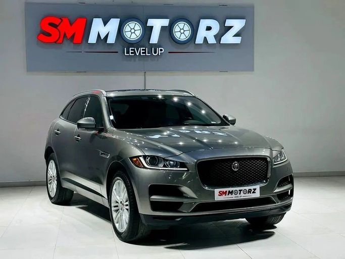مستعملة Jaguar F-Pace I, 2.0 l, 2018 في في دبي من SM MOTORZ، اللون فضي. المواصفات الأمريكية | AUTO.AE | إعلان #247366