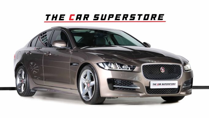 Подержанный Jaguar XE I, 2.0 л, 2016 в Дубае от The Car Superstore Серый цвет. GCC | AUTO.AE