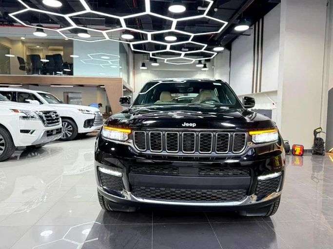 Новый Jeep Cherokee VI (KM), 1.6 л, 2025 в Дубае от BANIYAS CARS SHOWROOM Черный цвет. GCC | AUTO.AE